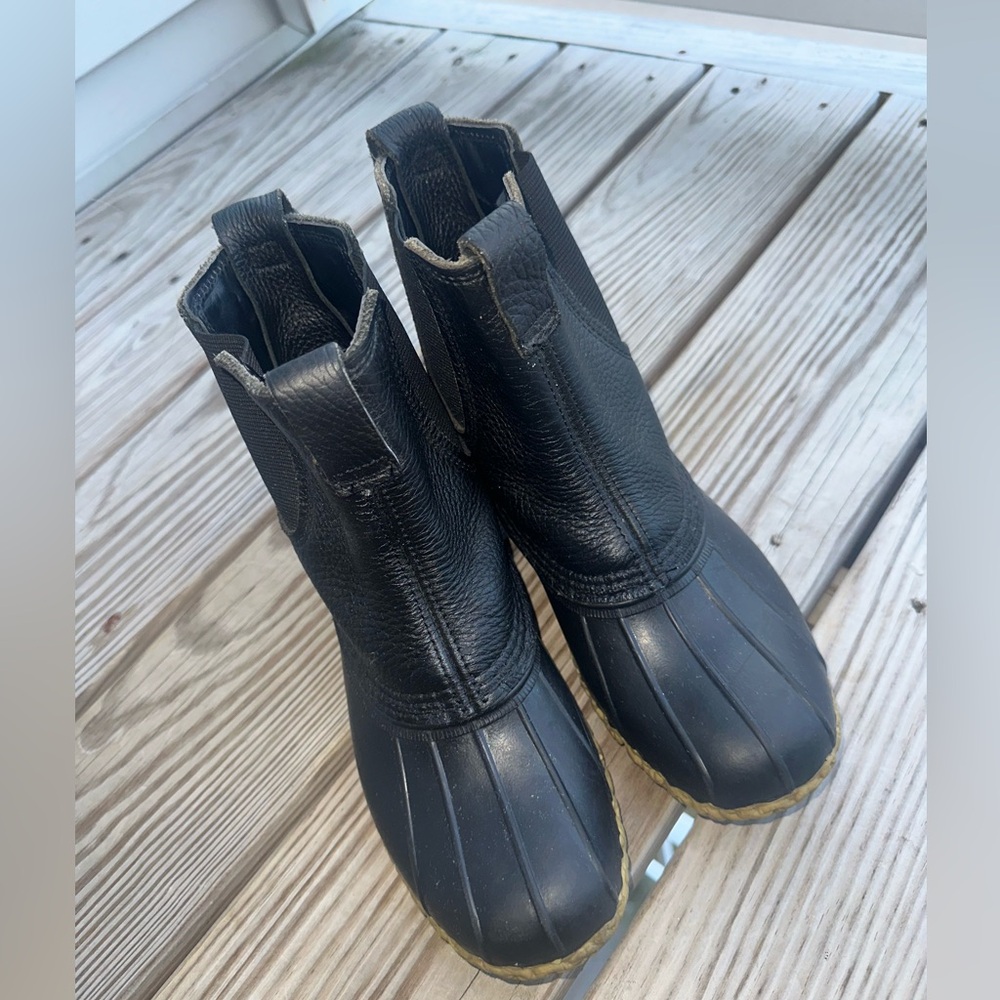 L.L. Bean Bean Duck Boots Chelsea Gum Leather Pull-On 7"